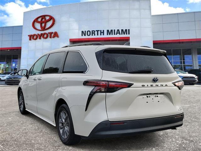 2021 toyota sienna xle 8 passenger