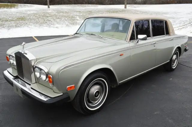 original, clean, immaculate & fully serviced in rare, elegant colour combination