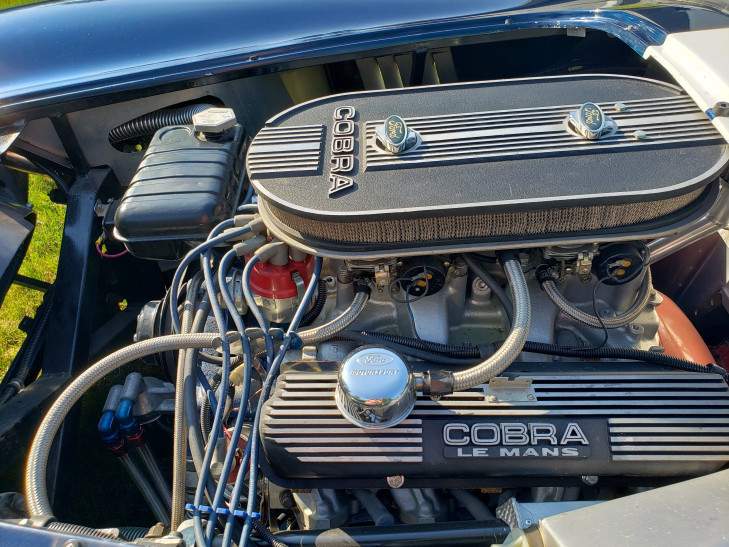 shelby cobra-replica