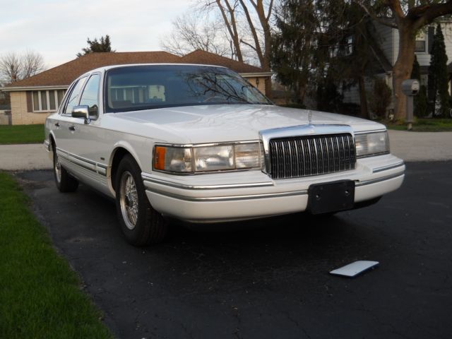 1994 lincoln town car executive 4dr sedan / perfect!!!
