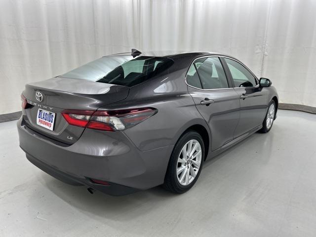 2024 toyota camry le