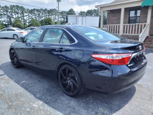 2016 toyota camry le