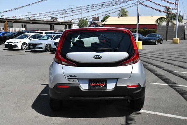 2021 kia soul lx