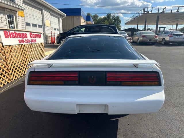 1992 pontiac firebird base 2dr hatchback