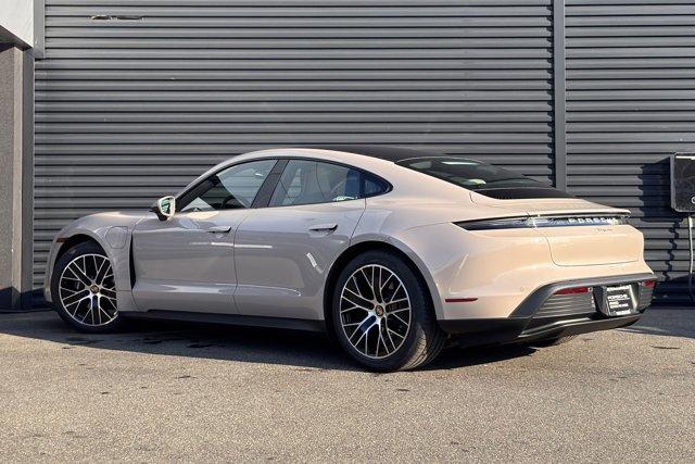 2022 porsche taycan 4dr