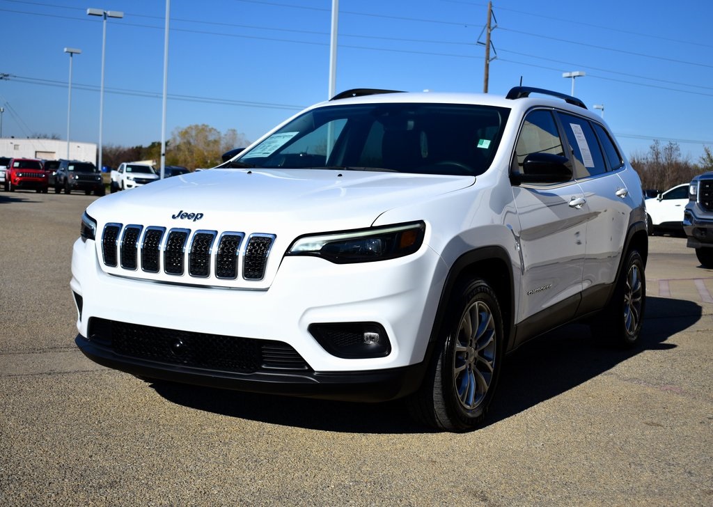 2022 jeep cherokee latitude lux