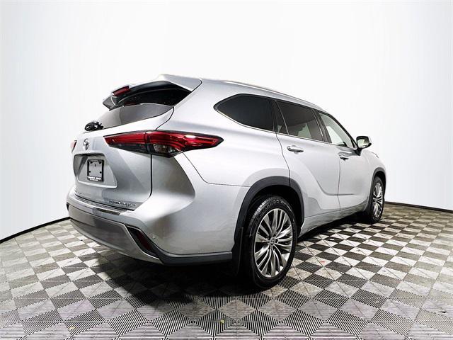 2022 toyota highlander platinum
