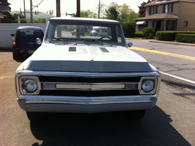 1969 chevrolet c-10 (4-speed)