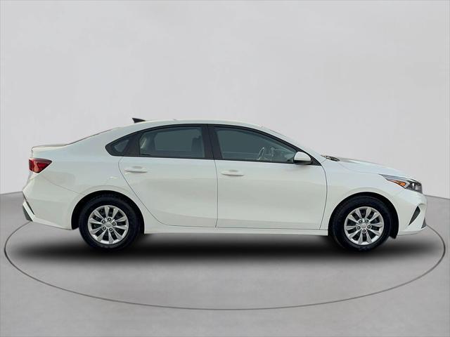 2023 kia forte lx