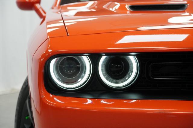 2022 dodge challenger sxt