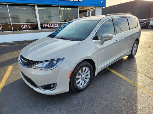 2017 chrysler pacifica touring-l