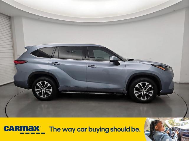 2022 toyota highlander xle