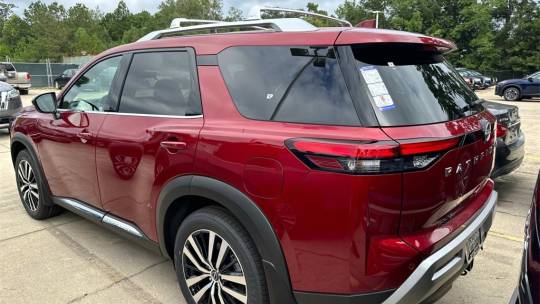 2024 Nissan Pathfinder platinum