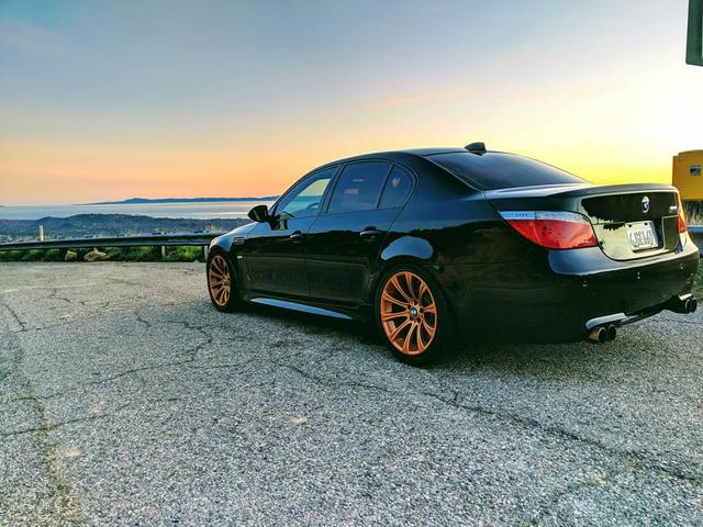 2010 bmw m5 base