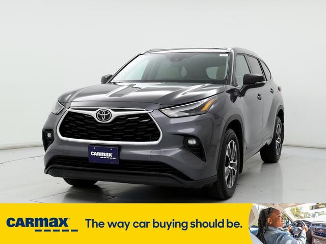 2022 toyota highlander xle