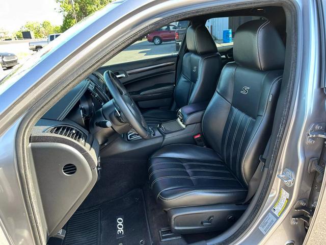 2016 chrysler 300 s