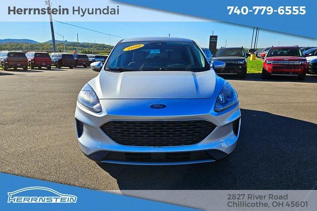 2020 ford escape se