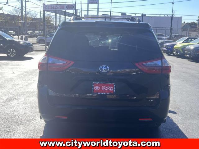 2018 toyota sienna le