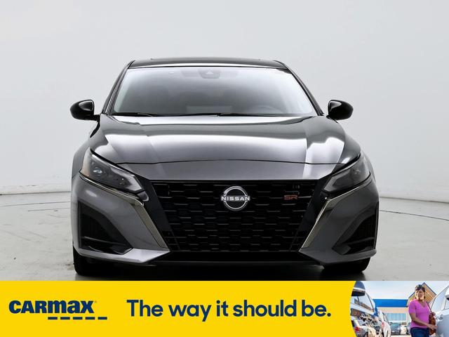 2023 nissan altima sr