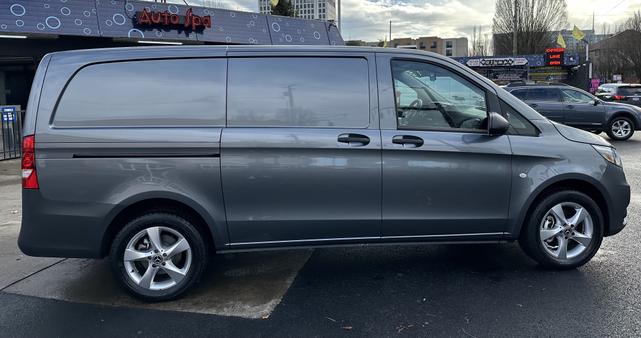 2022 mercedes-benz metris standard roof