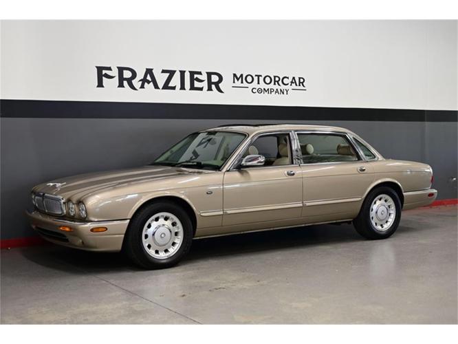 2000 jaguar xj8 vanden plas in lebanon, tennessee