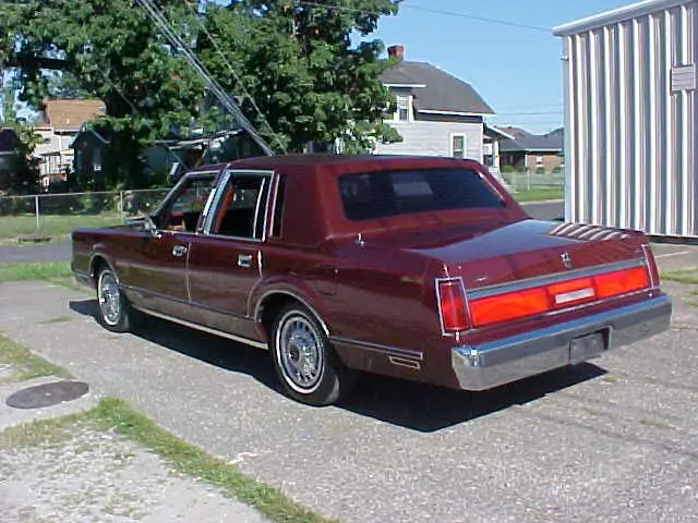 1985 lincoln town car low low miles 33728 just like new