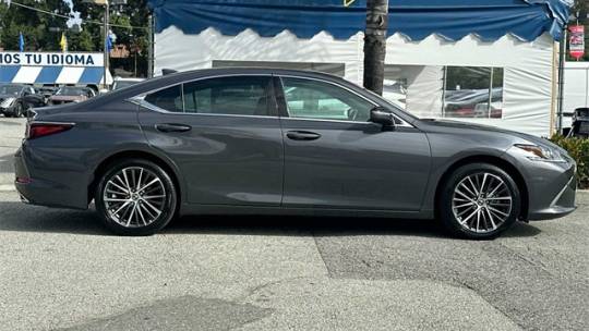 2022 Lexus ES