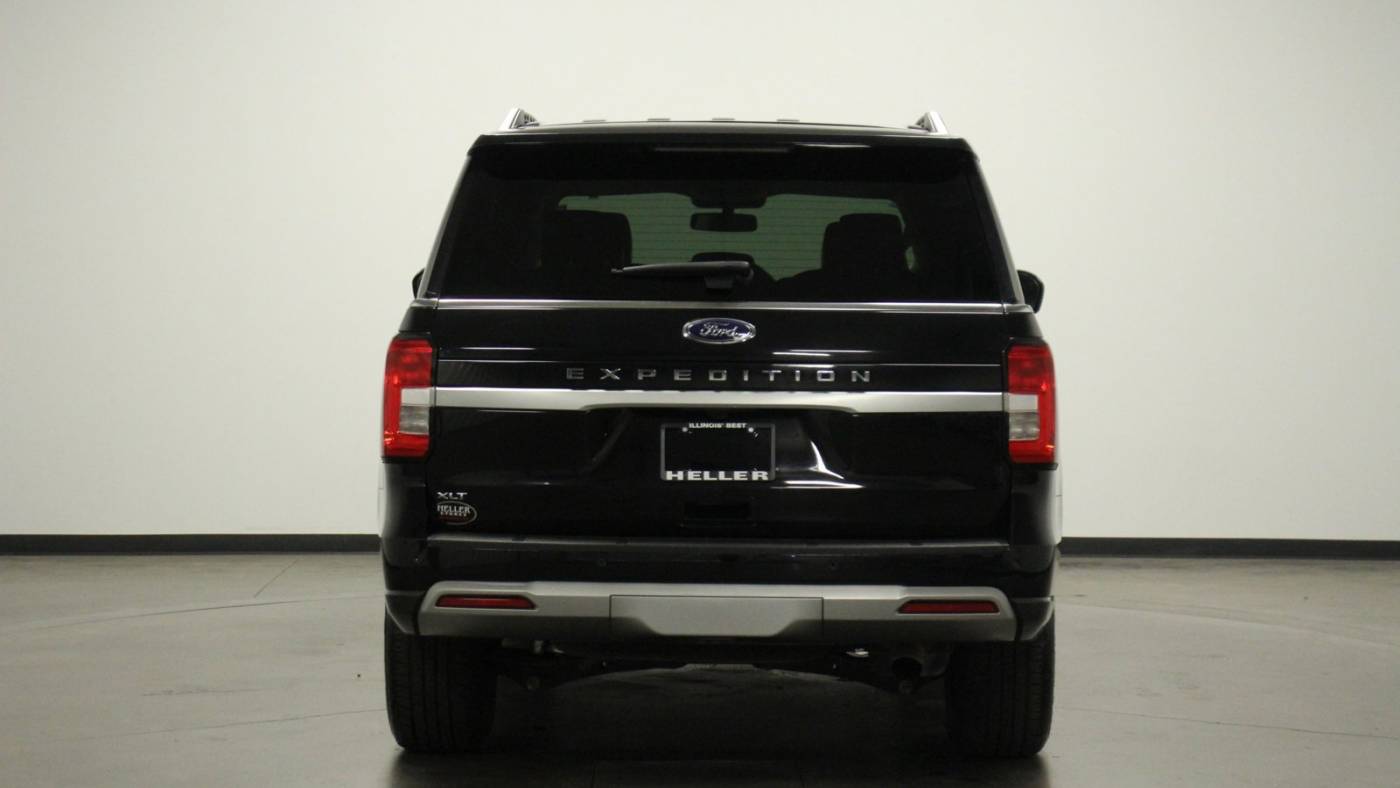 2023 ford expedition xlt