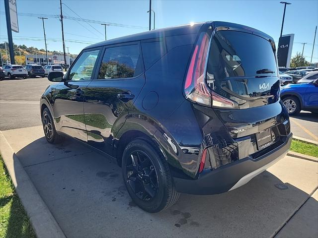 2023 kia soul lx