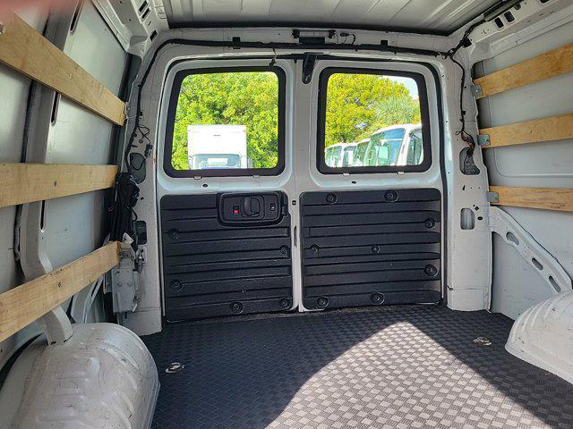 2022 gmc savana 2500 work van