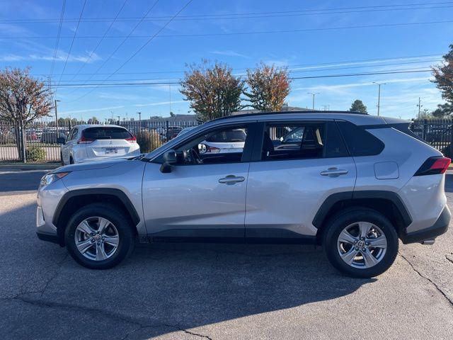 2022 toyota rav4 hybrid le