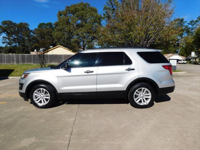 2017 ford explorer base