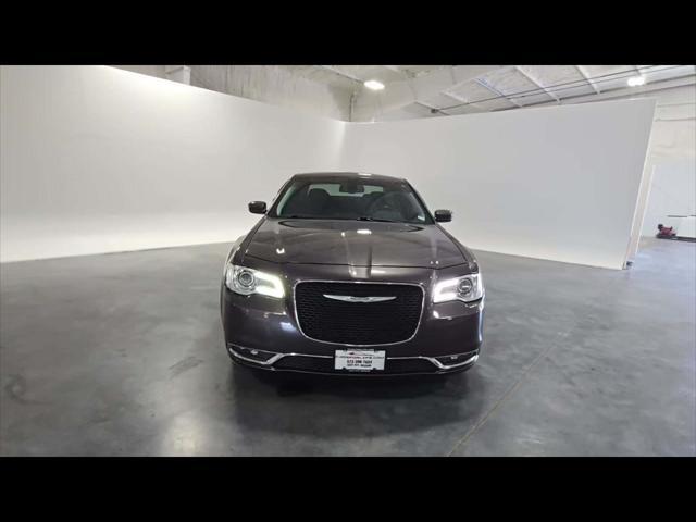 2016 chrysler 300 s