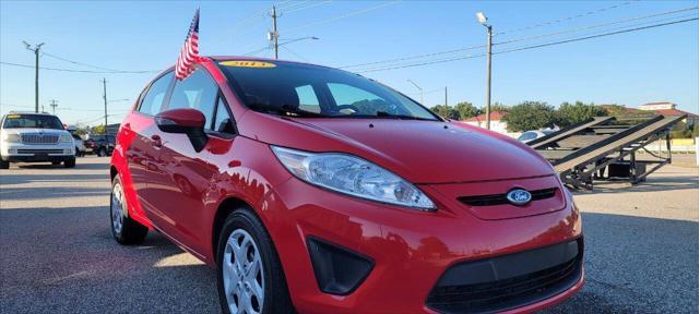 2013 ford fiesta se 4dr hatchback