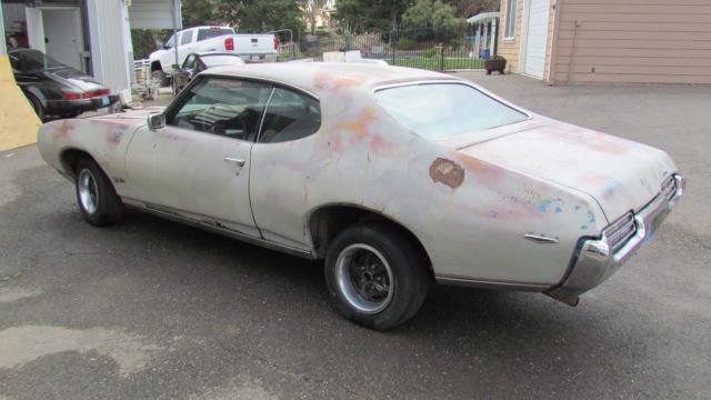 1969 pontiac gto factory tach hood, solid 98% rust free, runs good, rare