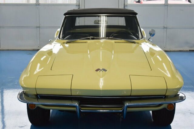 1965 chevrolet corvette 4 speed, 327/350hp convertible, great colors!
