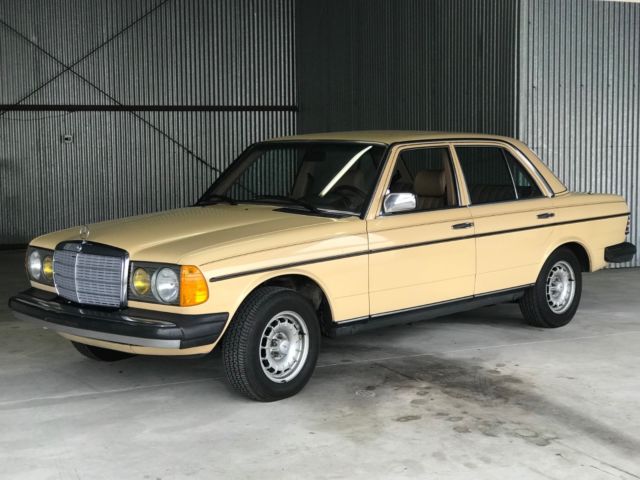 1983 mercedes-benz 300d museum quality blue chip investment grade car!