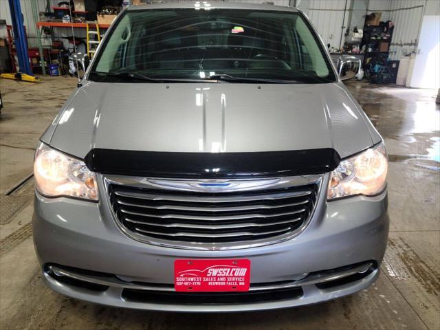 2015 chrysler town & country touring-l
