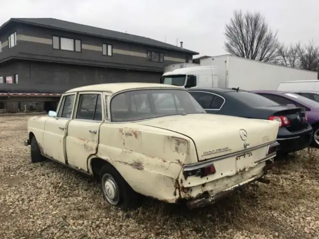 1967 mercedes-benz 200