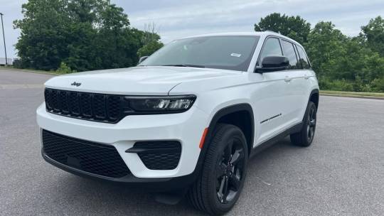 2024 Jeep Grand Cherokee altitude