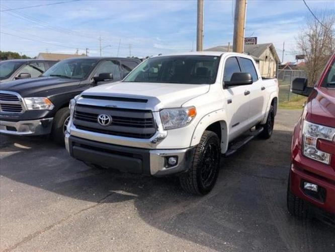 2015 toyota tundra sr5 4x4 sr5 4dr crewmax cab pickup sb (5.7l v8 ffv for sale in hope, arkansas
