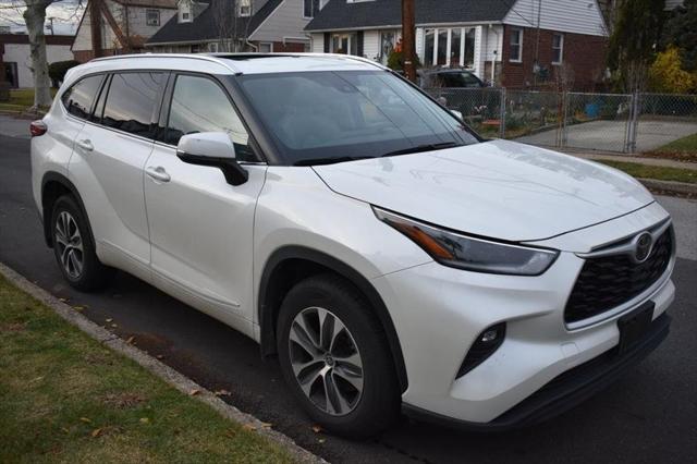 2021 toyota highlander le