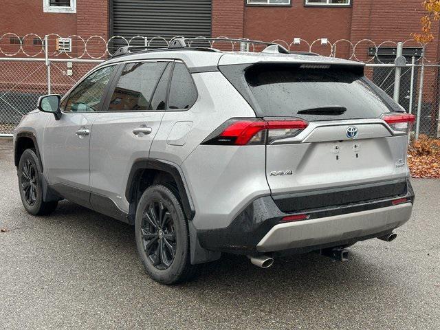 2022 toyota rav4 hybrid se