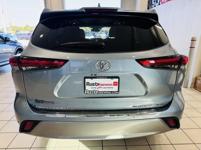 2022 toyota highlander platinum