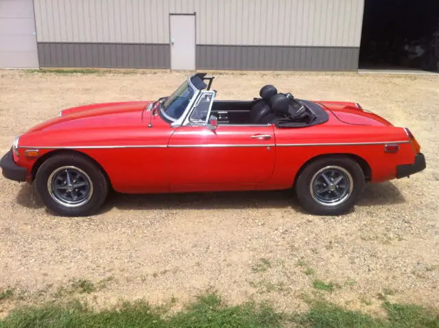 1975 mg mgb convertible, nice clean car, 77k miles, runs and drives great!