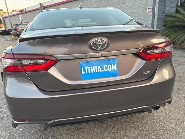 2022 toyota camry se