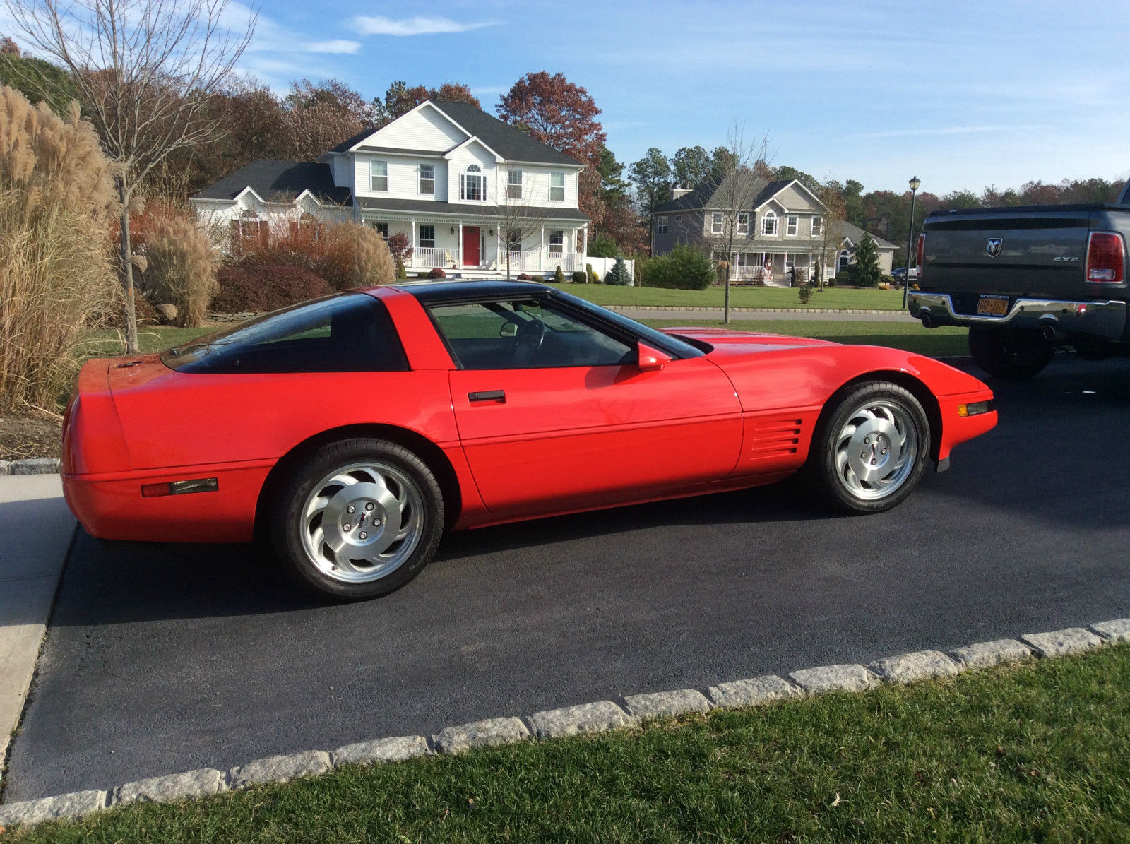 1993 chevrolet corvette base hatchback 2-door 5.7l