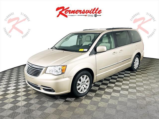 2013 chrysler town & country touring