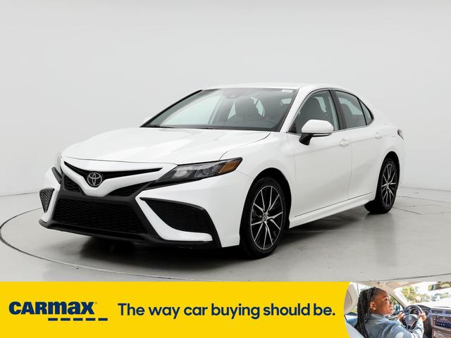 2023 toyota camry se