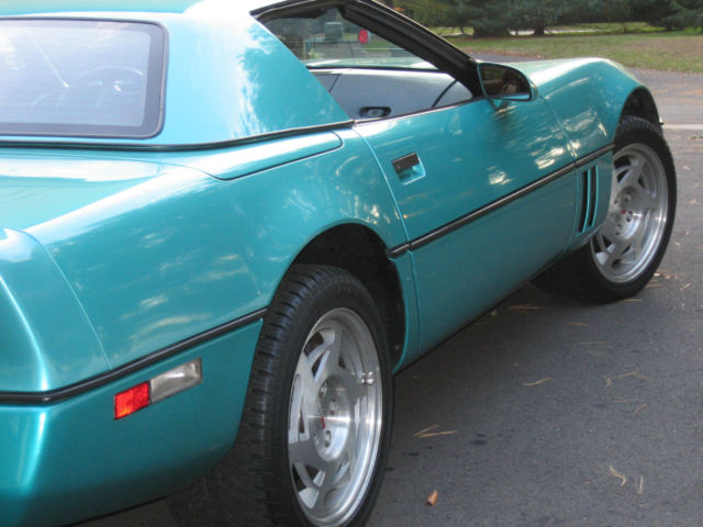 1990 chevrolet corvette convertible l98 350 (5.7l) automatic; rare turquoise